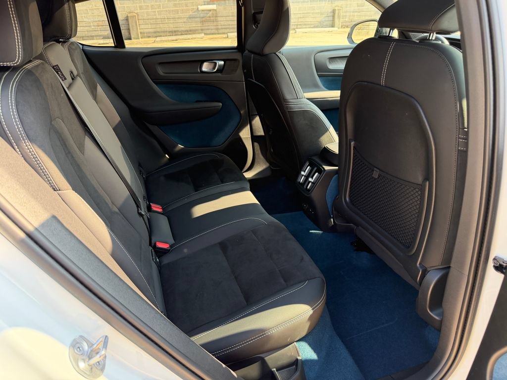 Certified 2023 Volvo C40 P8 Recharge Ultimate AWD/4WD image 25