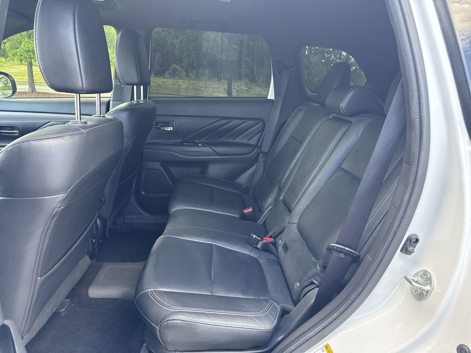Used 2019 Mitsubishi Outlander SEL AWD/4WD image 13