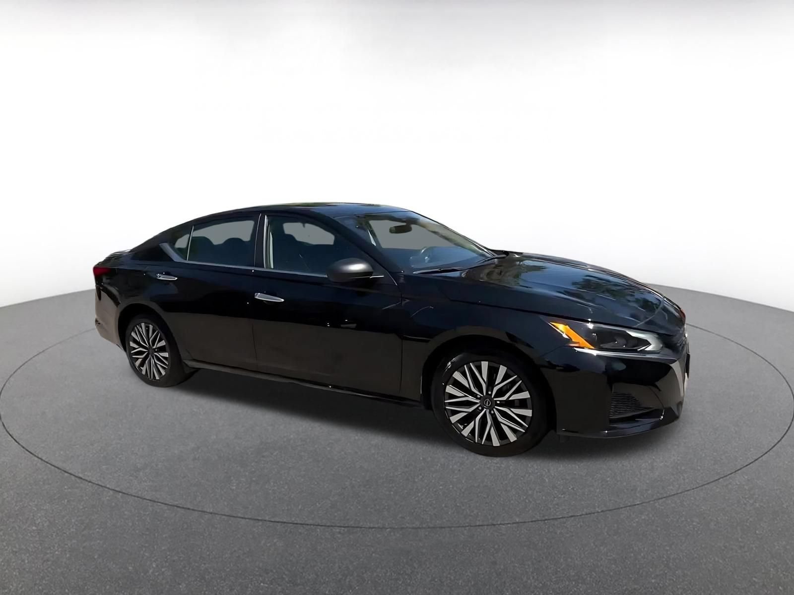 Used 2025 Nissan Altima 2.5 SV FWD video 2