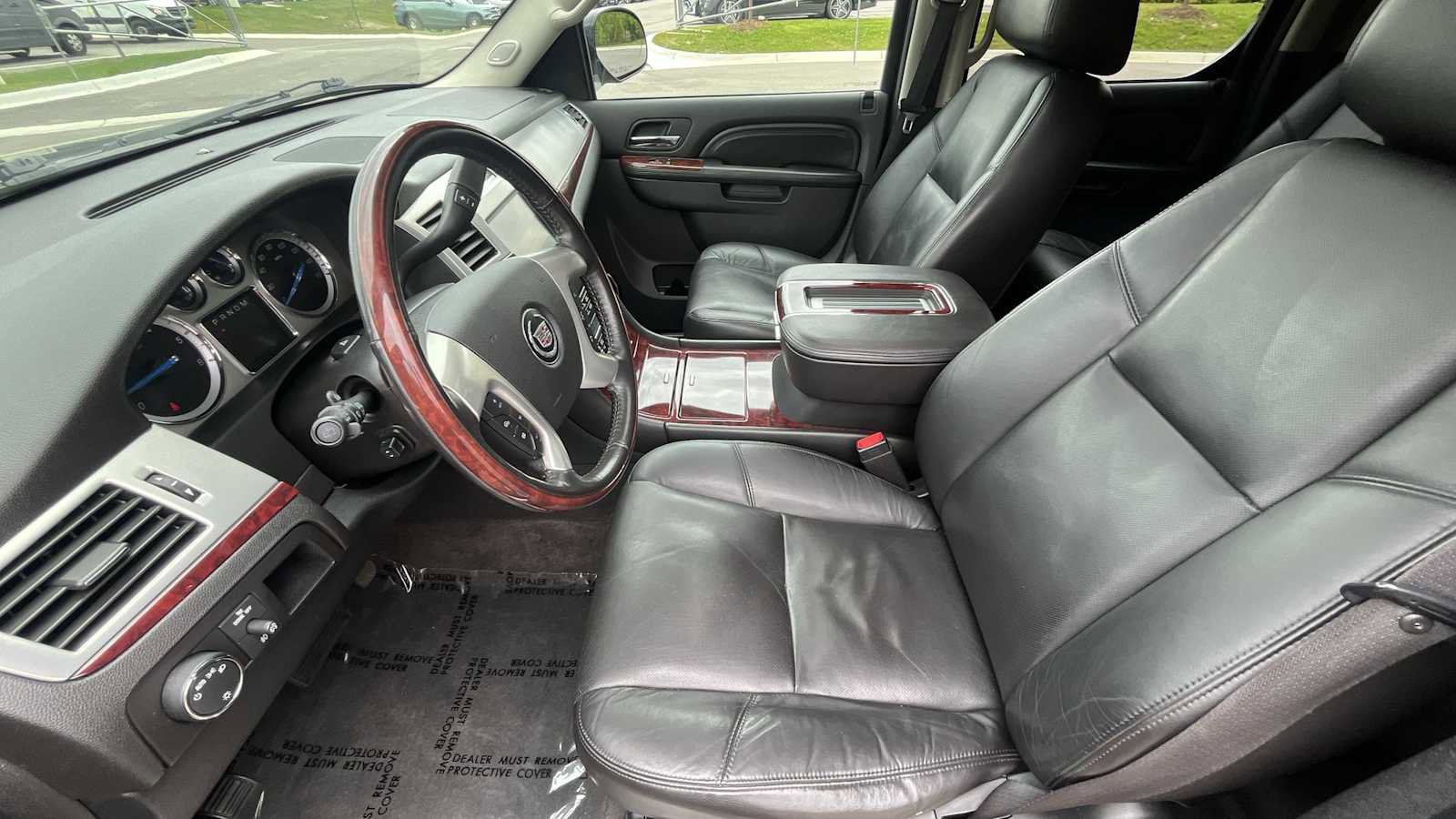Used 2010 Cadillac Escalade ESV Luxury AWD/4WD image 15