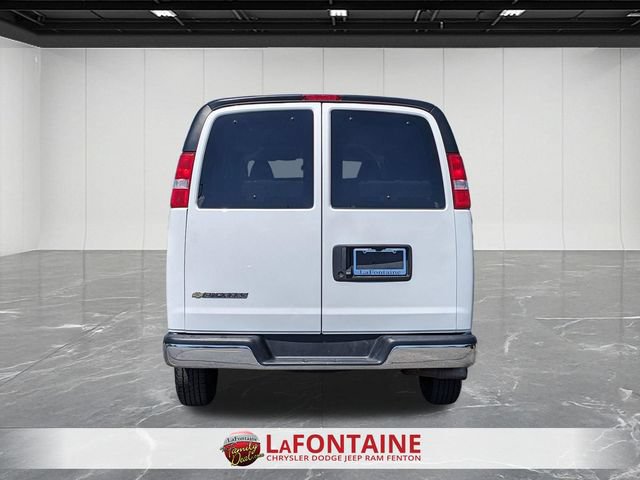 Used 2025 Chevrolet Express 3500 LT w/ LT Preferred Equipment Group RWD image 4
