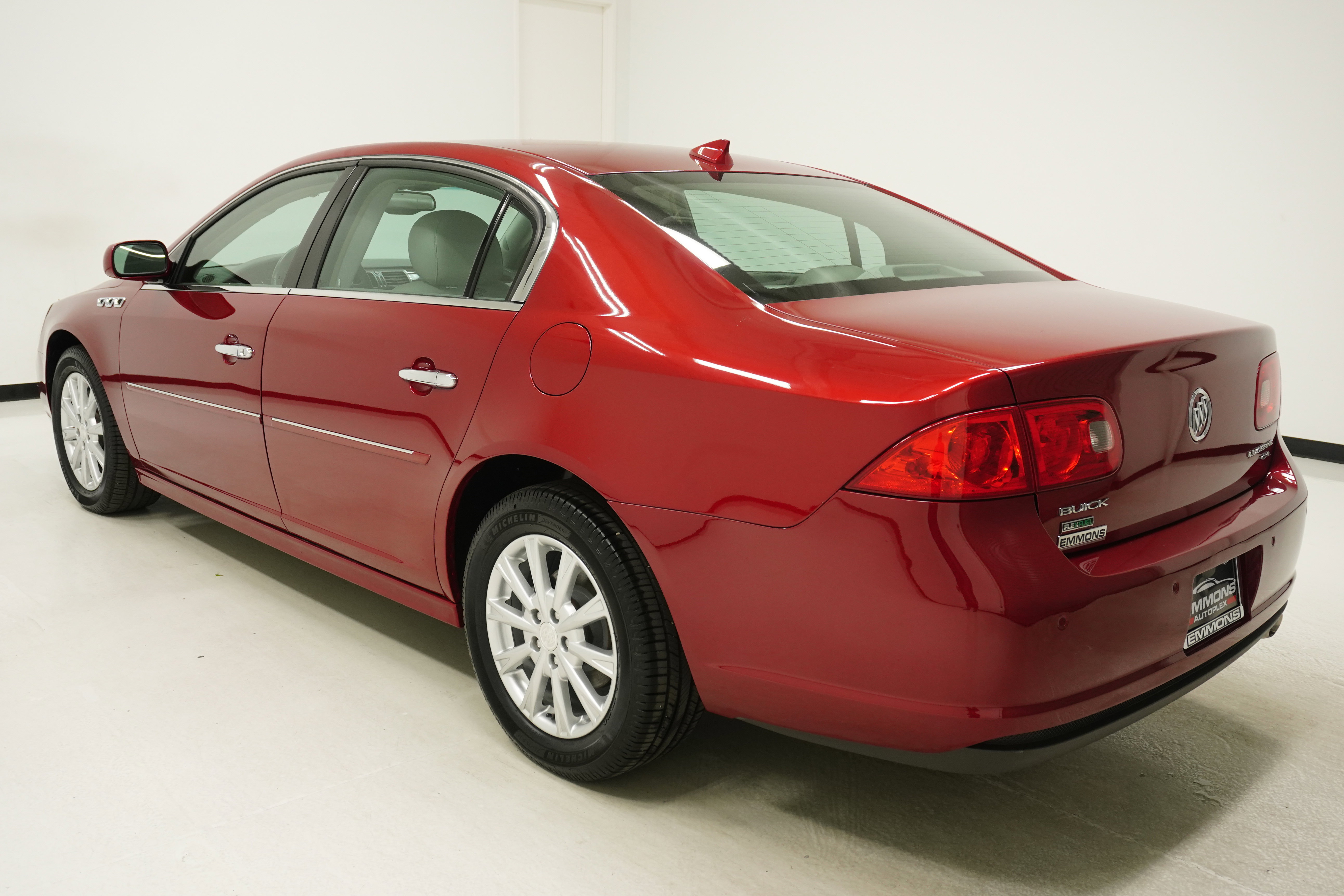 Used 2011 Buick Lucerne CXL w/ Driver Confidence Package FWD image 6