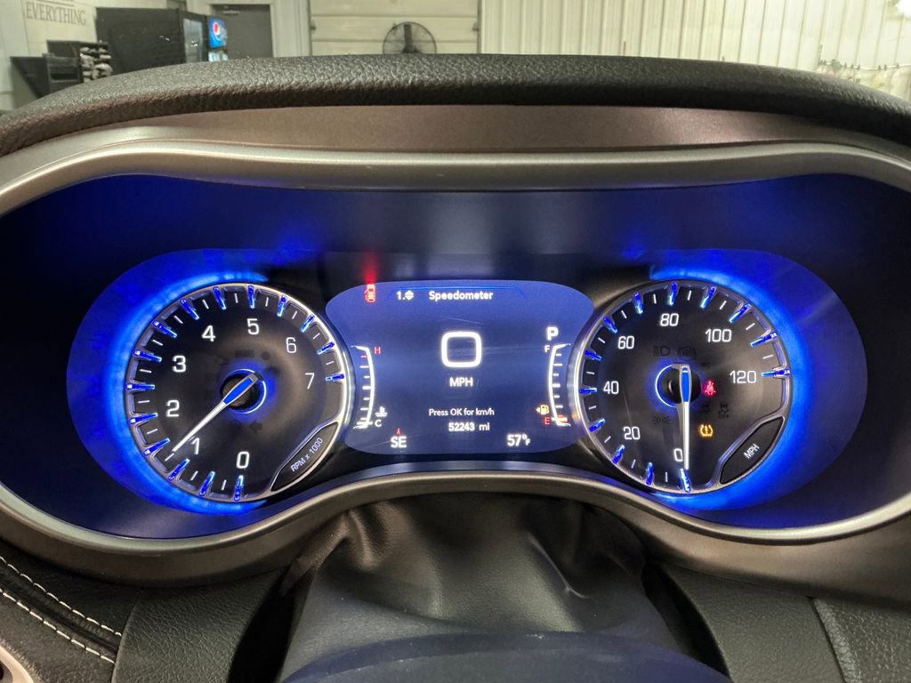 Used 2023 Chrysler Pacifica Touring-L AWD/4WD image 21