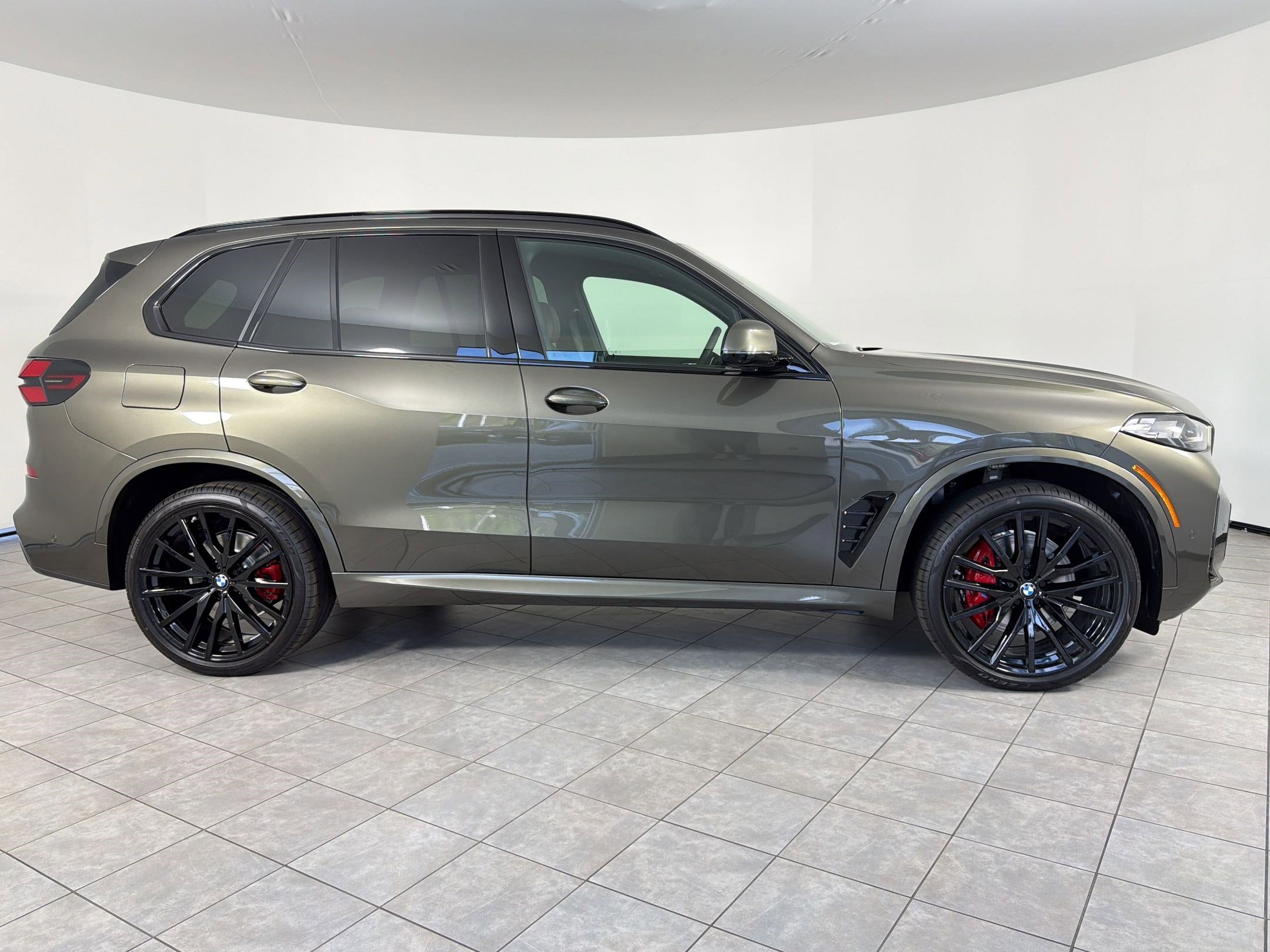 New 2026 BMW X5 sDrive40i RWD image 8