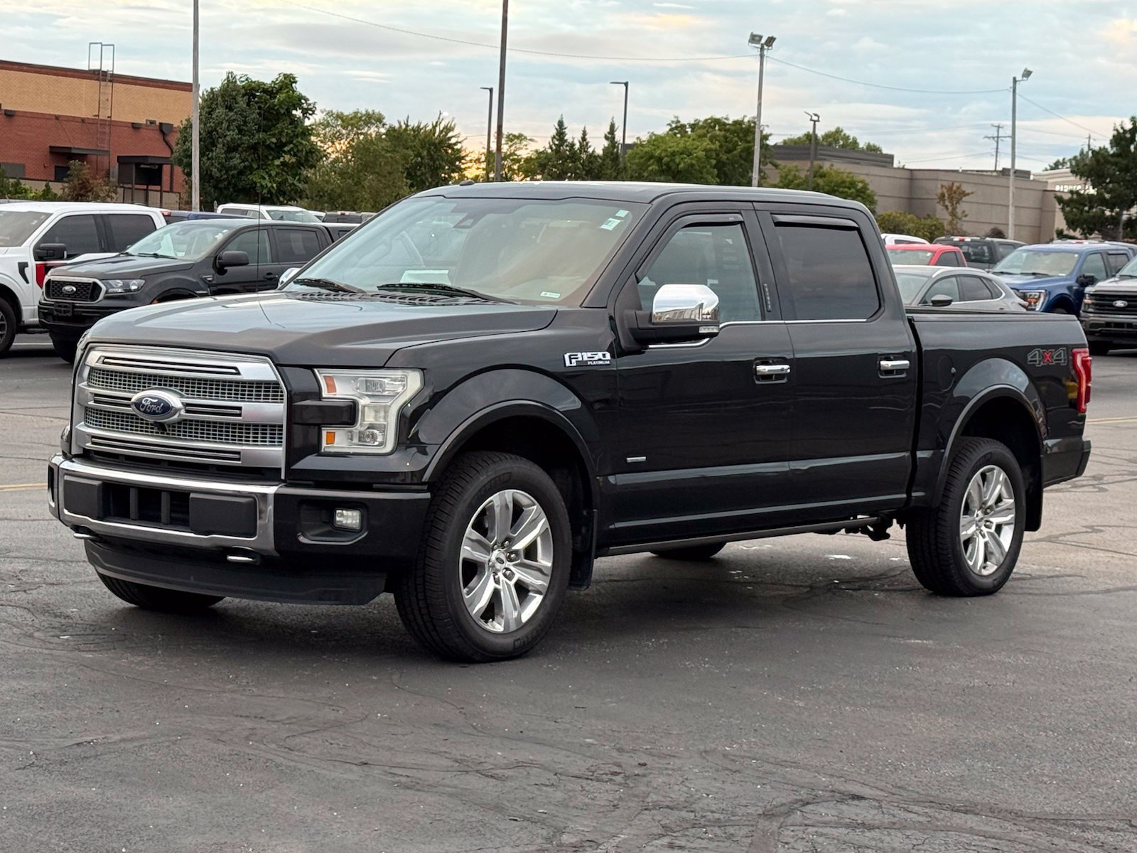 Used 2015 Ford F150 Platinum w/ Equipment Group 701A Luxury AWD/4WD image 8