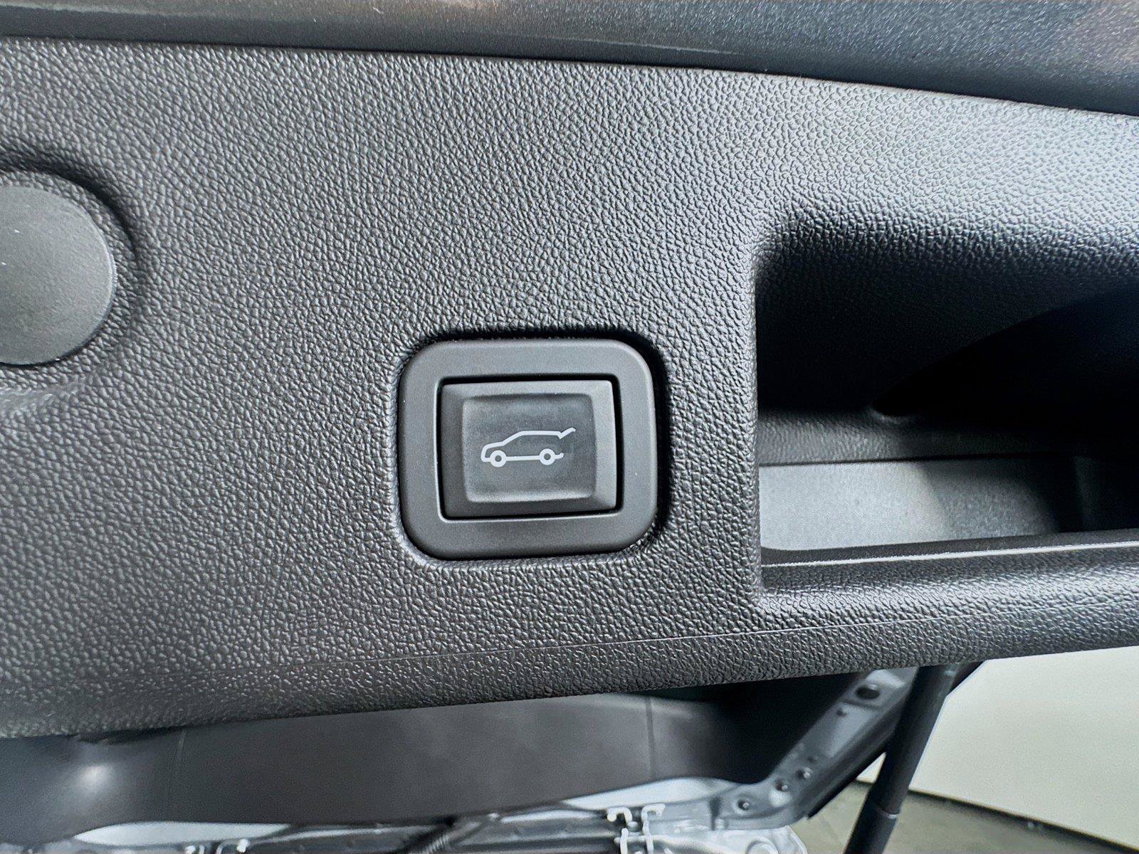 Used 2024 Chevrolet Equinox LT AWD/4WD image 24