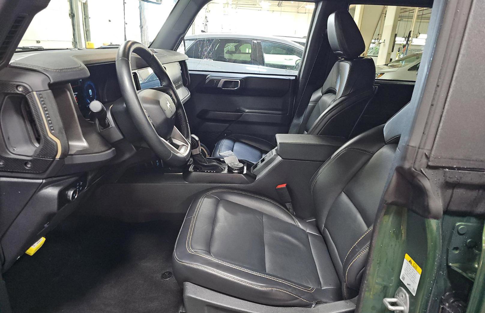 Used 2025 Ford Bronco Badlands image 10