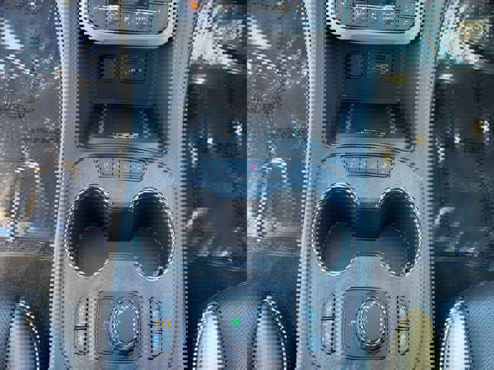 Used 2023 GMC Acadia Denali image 27