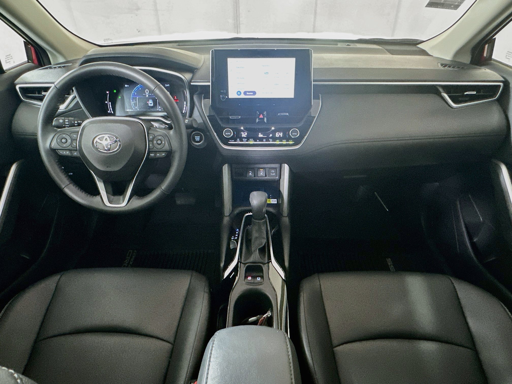 Used 2023 Toyota Corolla Cross XLE w/ Convenience Package FWD image 27