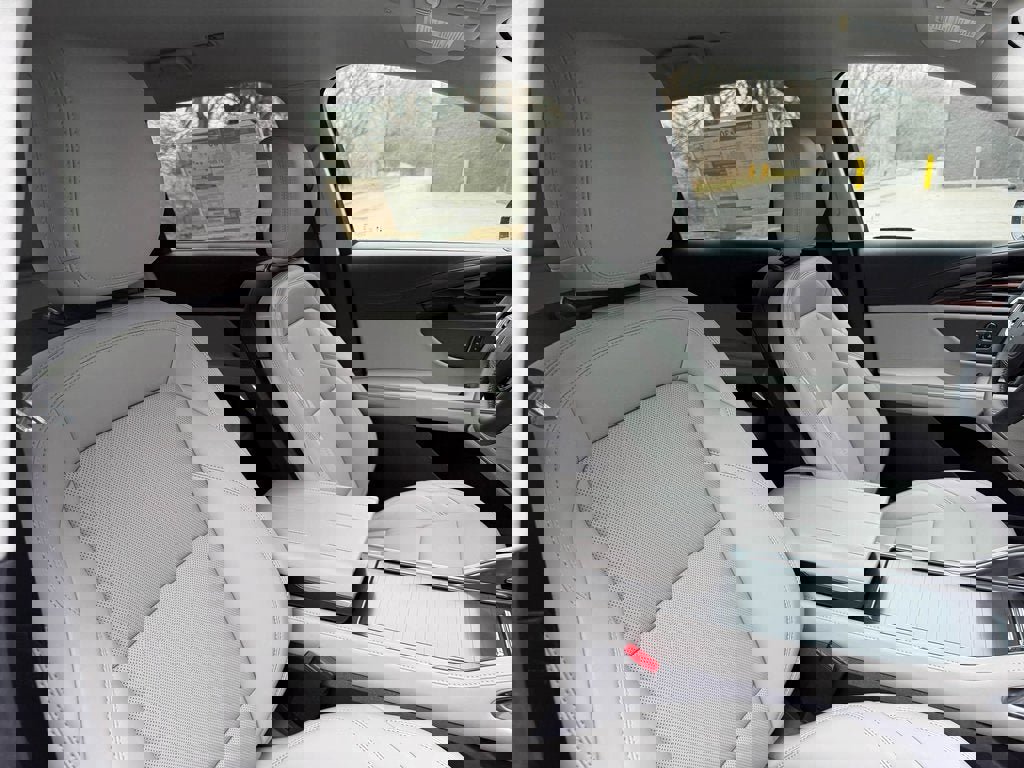 New 2026 Lincoln Nautilus Premier w/ Jet Appearance Package image 24