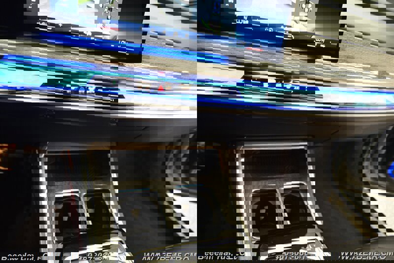 Used 2024 BMW 740i w/ M Sport Professional Package image 34