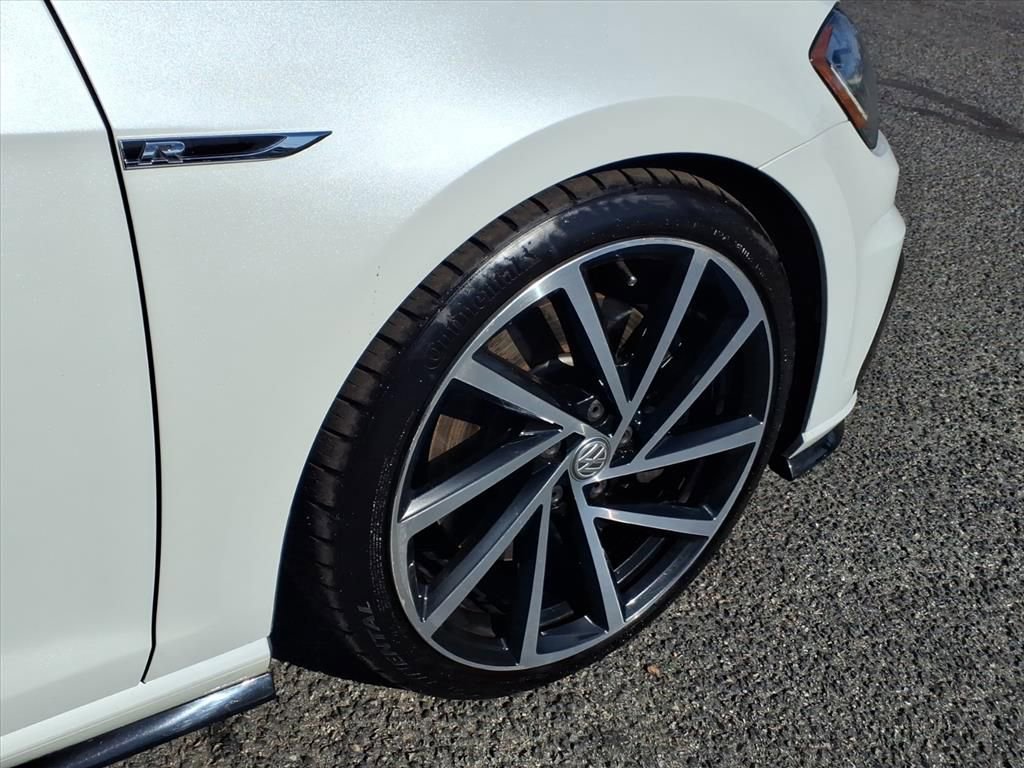 Used 2018 Volkswagen Golf R 4-Door image 7