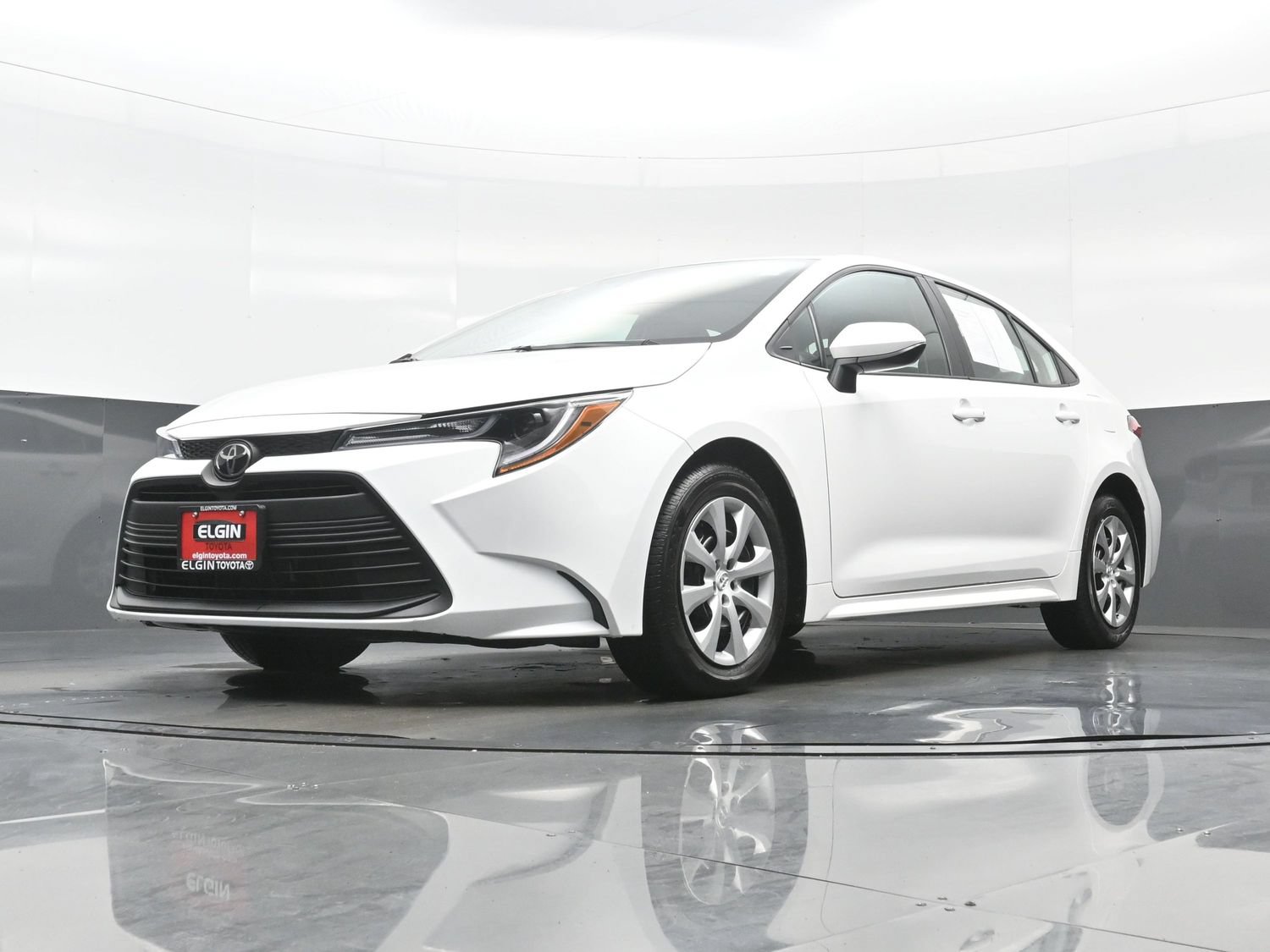 Used 2025 Toyota Corolla LE FWD image 26