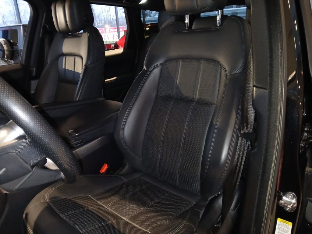 Used 2019 Land Rover Range Rover Sport HSE image 19