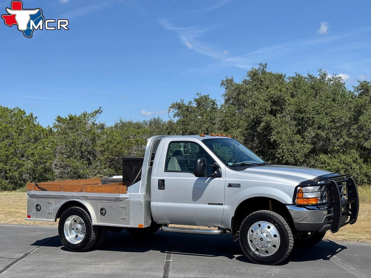 Used 2001 Ford F550 4x4 Regular Cab Super Duty image 4