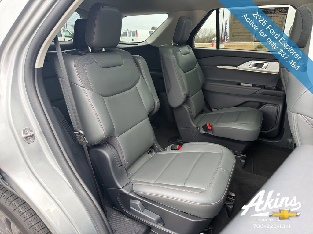 Used 2025 Ford Explorer Active w/ Active Comfort Package AWD/4WD image 21