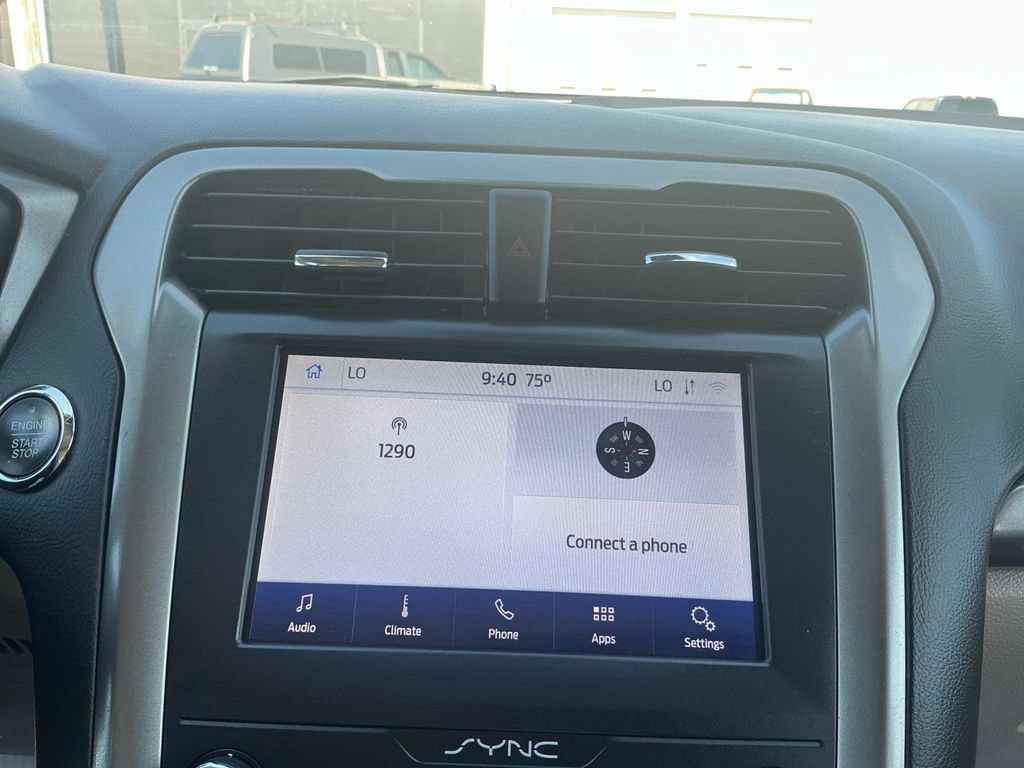 Used 2020 Ford Fusion SE FWD image 26