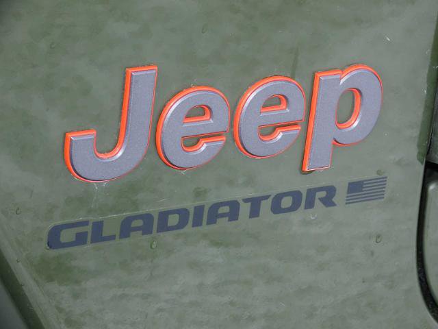 Used 2023 Jeep Gladiator Mojave w/ Cold Weather Group image 12