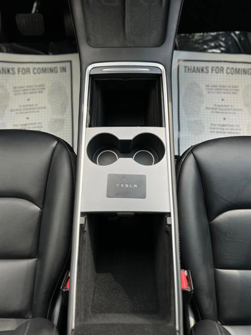 Used 2022 Tesla Model Y Long Range image 15