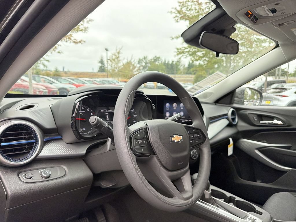 New 2026 Chevrolet Trax LS w/ LS Convenience Package FWD image 12