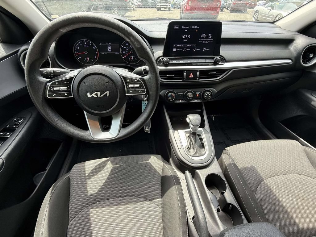 Used 2022 Kia Forte LXS FWD image 12