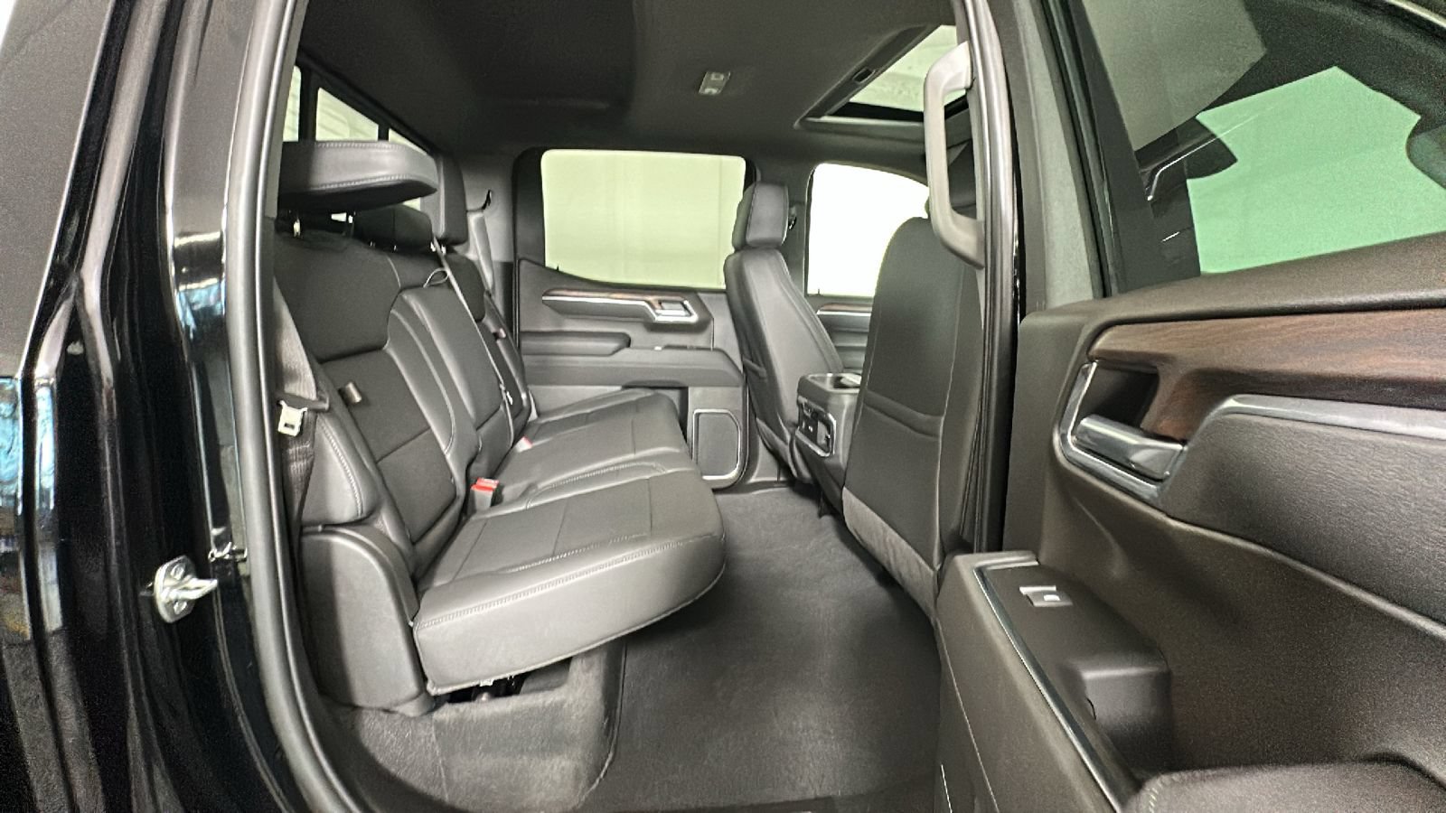 New 2026 GMC Sierra 1500 SLT w/ SLT Premium Plus Package AWD/4WD image 31