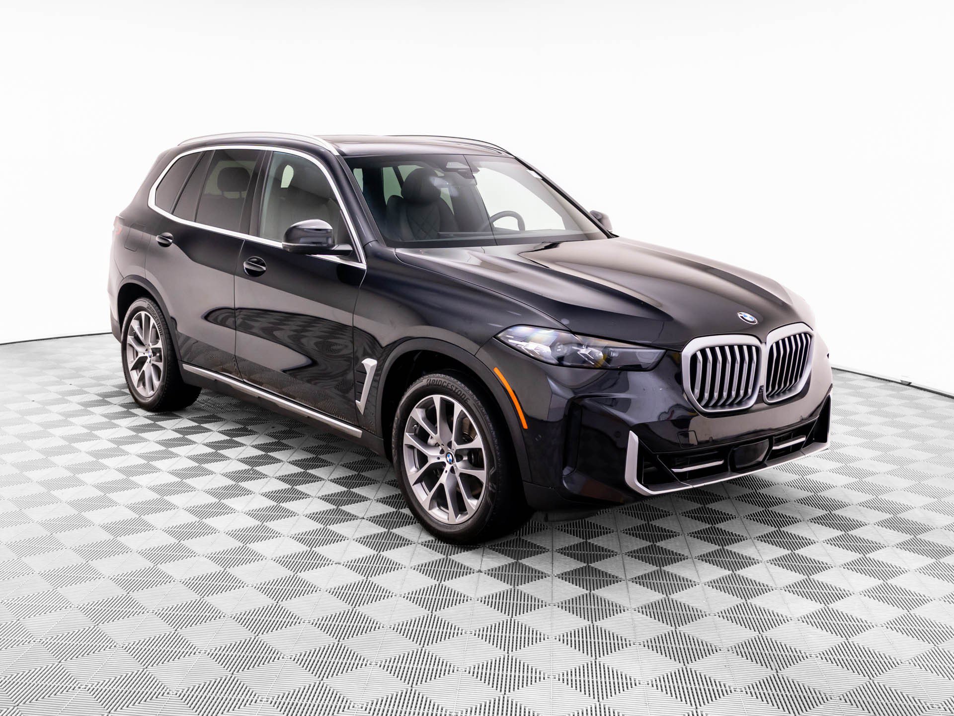 Used 2024 BMW X5 xDrive40i w/ Parking Assistance Package AWD/4WD image 9