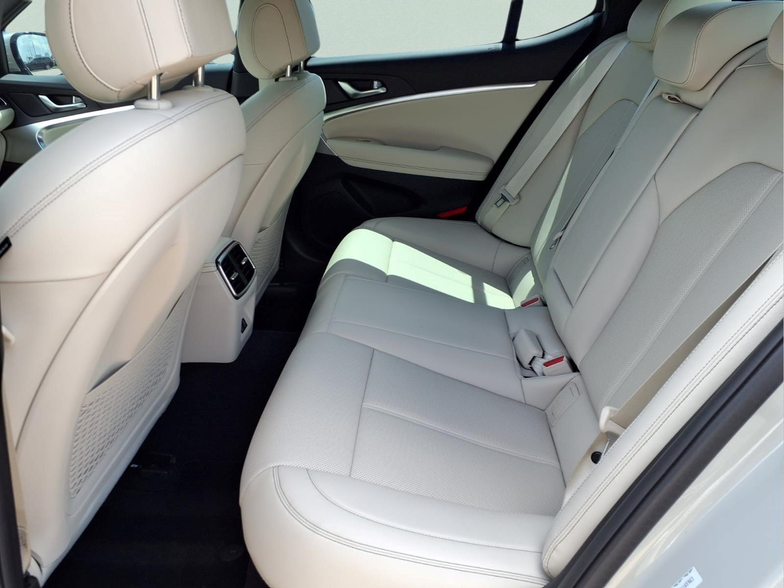 Used 2026 Genesis G70 2.5T RWD image 11