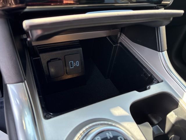 Used 2022 Ford Explorer Limited w/ Equipment Group 301A image 19