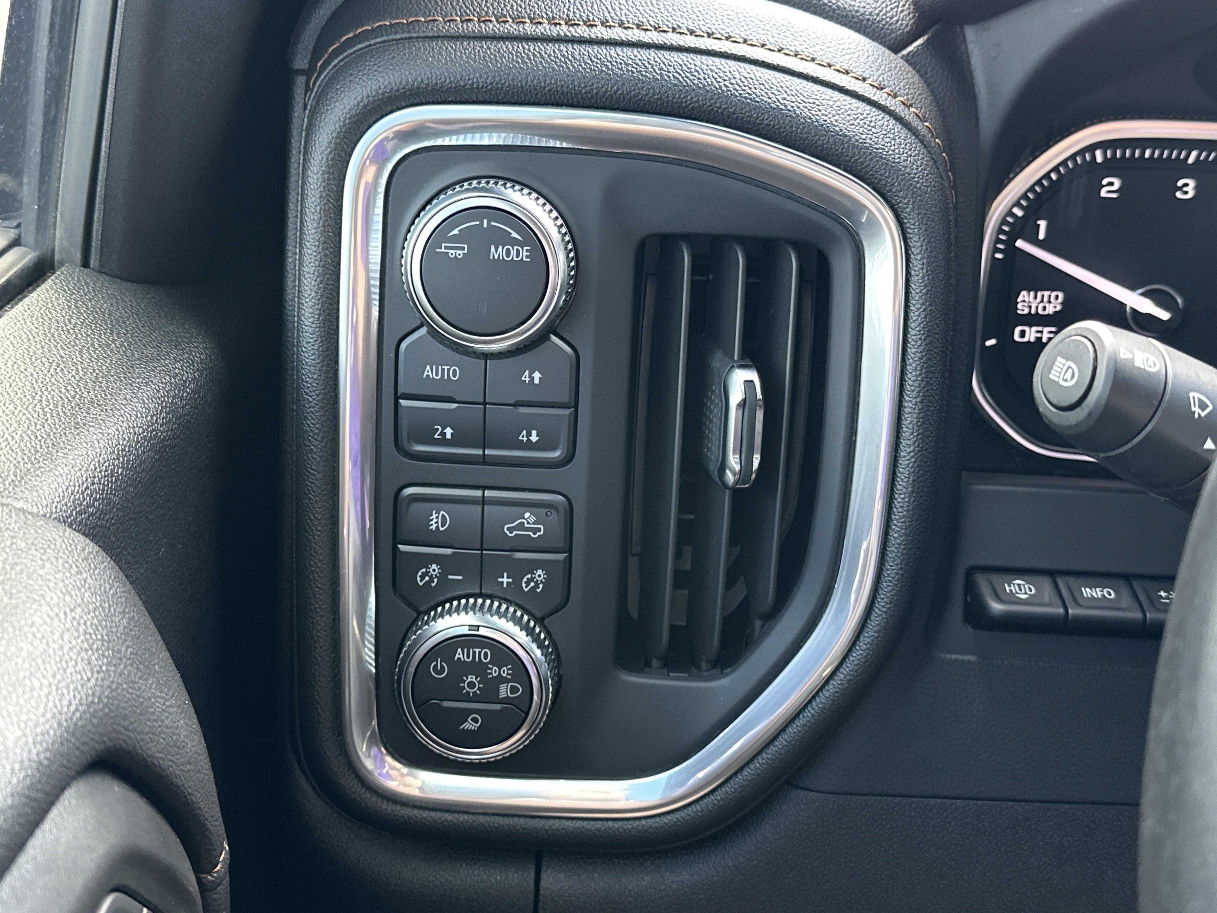 Used 2021 GMC Sierra 1500 AT4 w/ AT4 Value Package AWD/4WD image 28