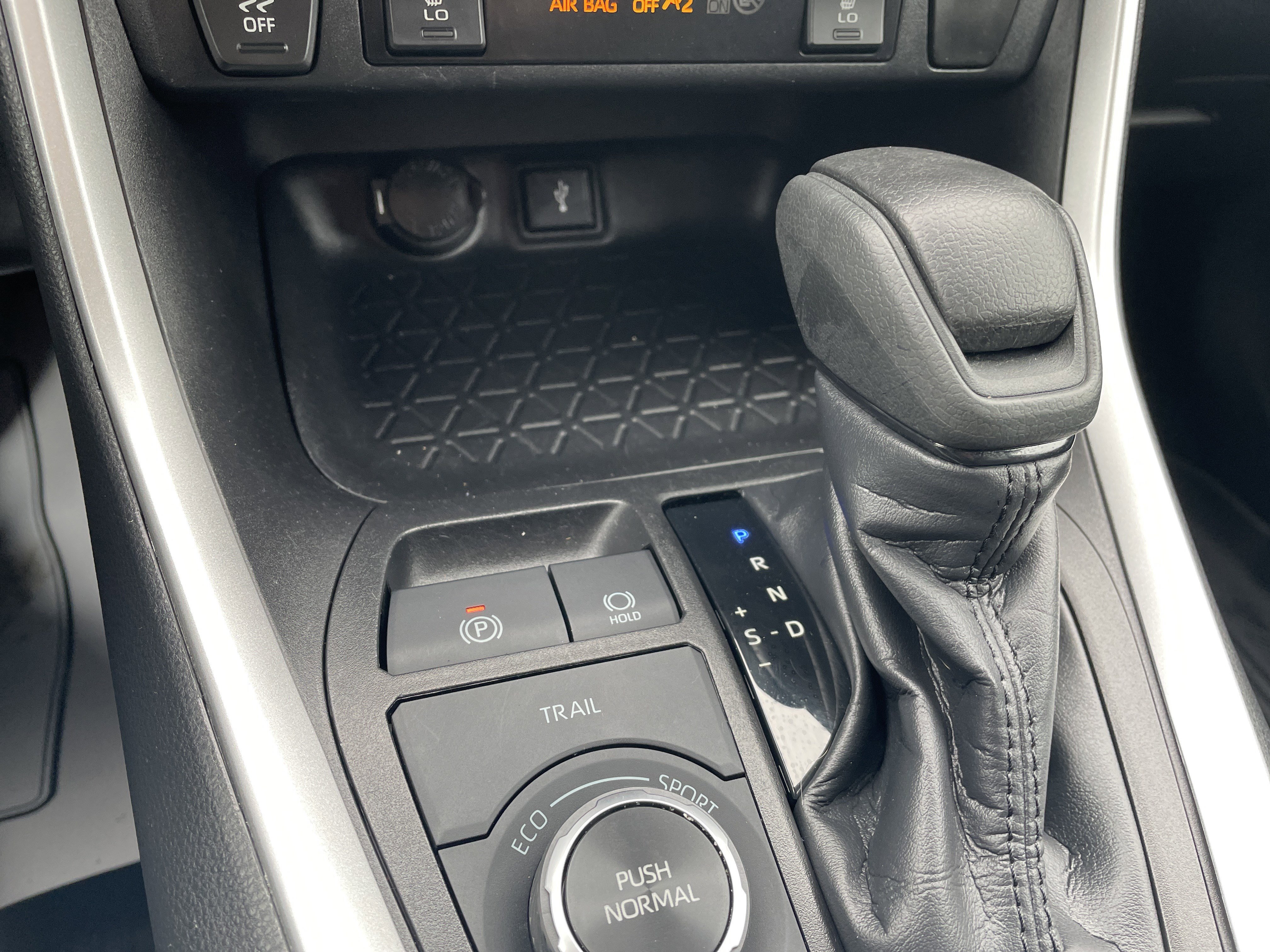 Used 2021 Toyota RAV4 XLE image 30