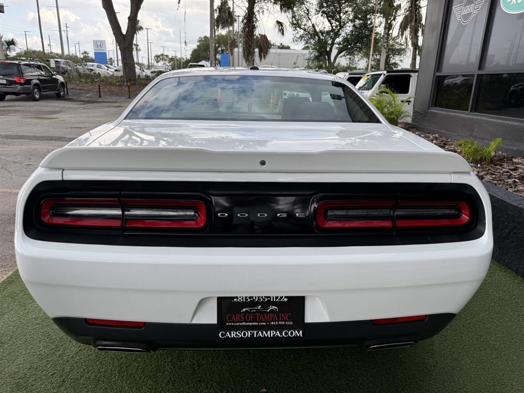 Used 2020 Dodge Challenger SXT RWD image 6