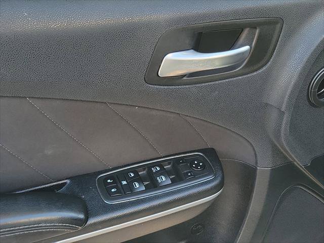 Used 2019 Dodge Charger SXT w/ Cold Weather Package AWD/4WD image 19