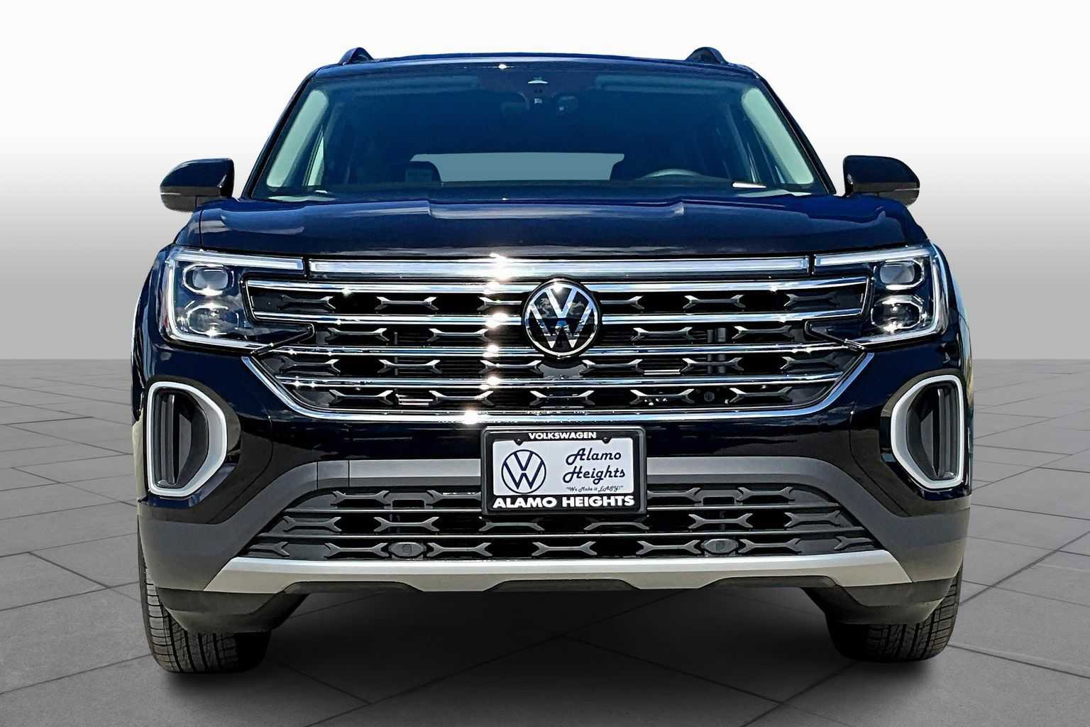 New 2026 Volkswagen Atlas SE image 3