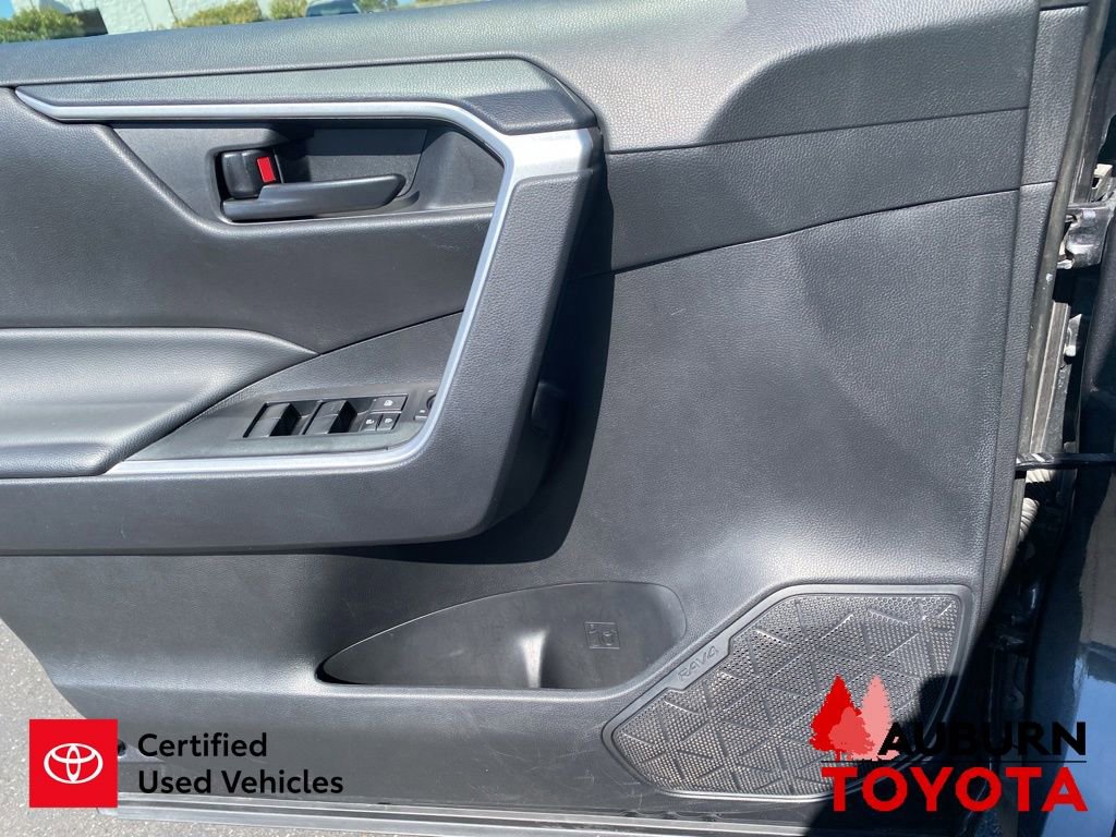 Certified 2024 Toyota RAV4 LE AWD/4WD image 33