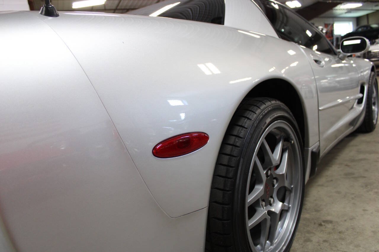 Used 2001 Chevrolet Corvette Z06 w/ Memory Pkg RWD image 13