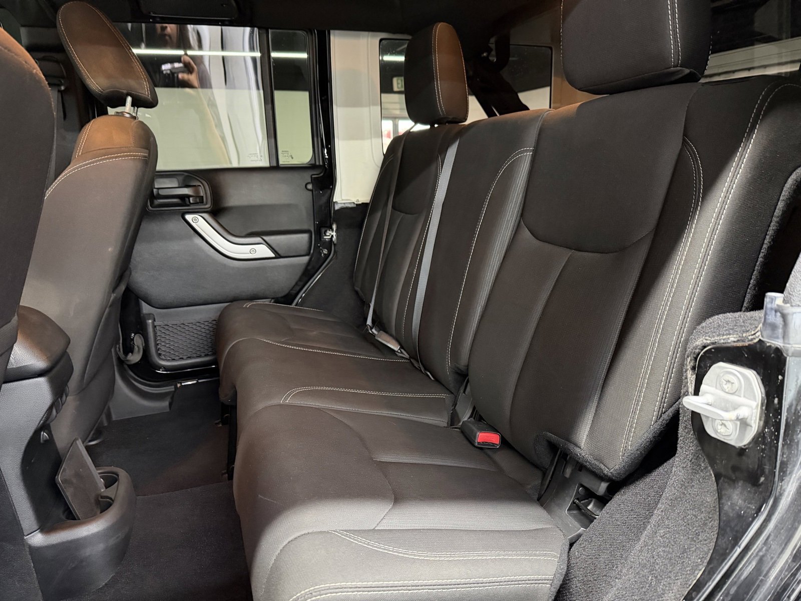 Used 2017 Jeep Wrangler Unlimited Rubicon w/ Connectivity Group image 22