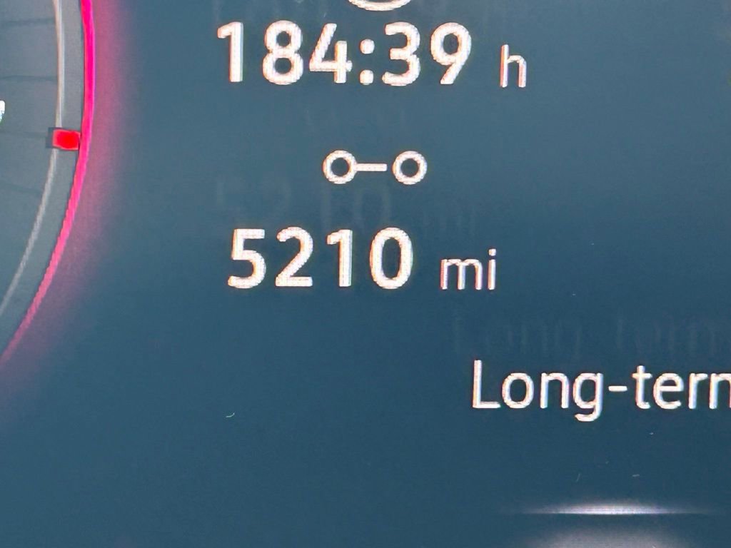 Certified 2025 Volkswagen Tiguan SE R-Line image 25