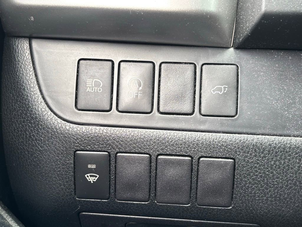 Used 2019 Toyota Highlander Plus AWD/4WD image 12