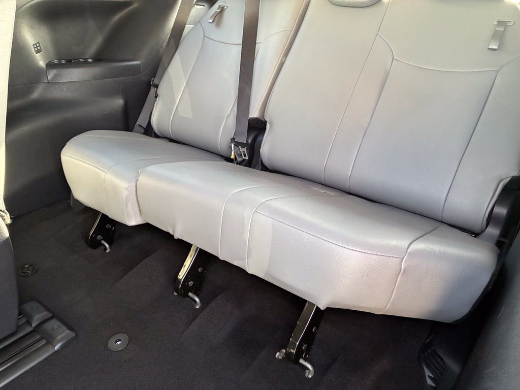 Used 2026 Toyota Sienna XLE FWD image 29