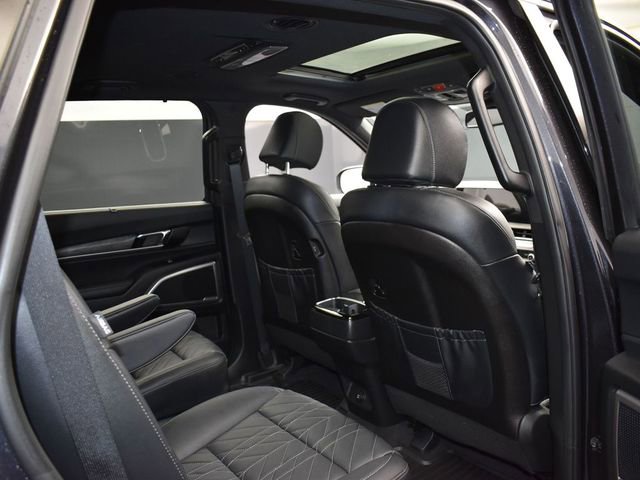 Used 2025 Kia Telluride AWD image 12