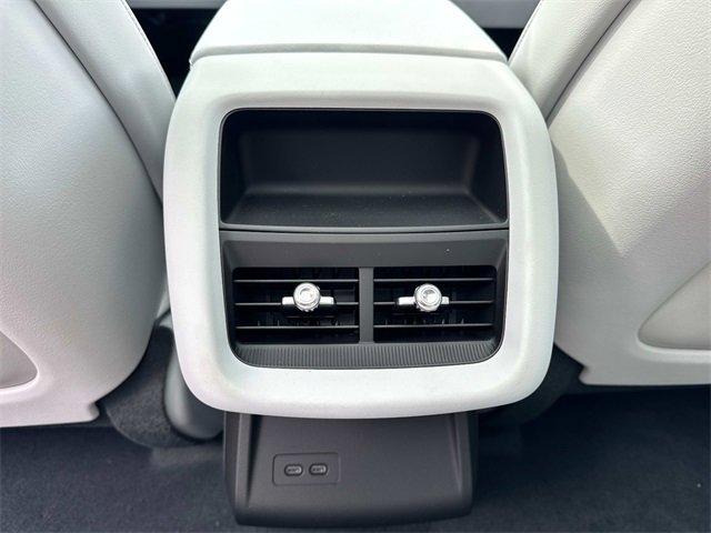 New 2025 Cadillac Lyriq Luxury image 12