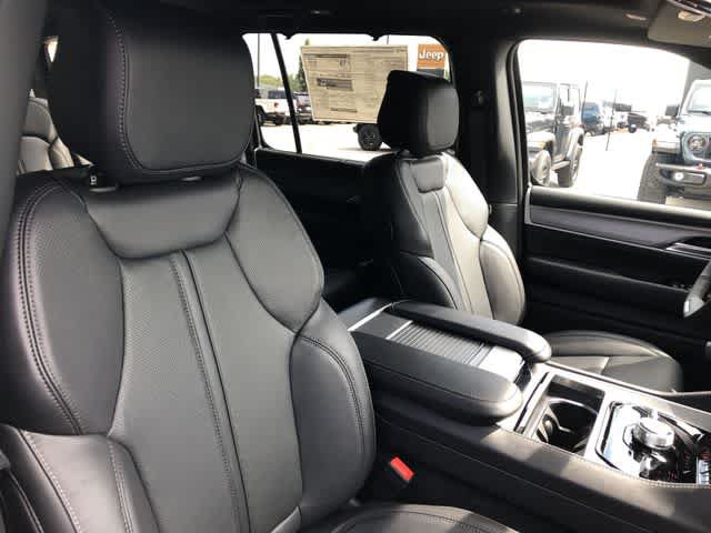 New 2026 Jeep Grand Wagoneer Limited AWD/4WD image 42