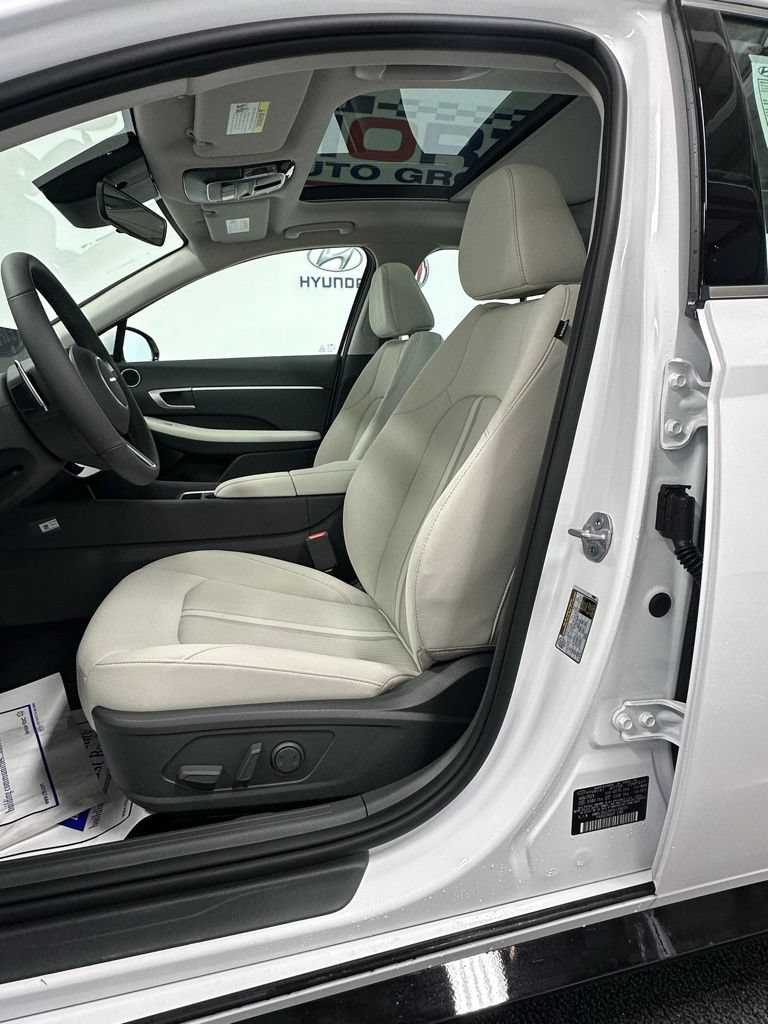 New 2026 Hyundai Sonata SEL FWD image 12