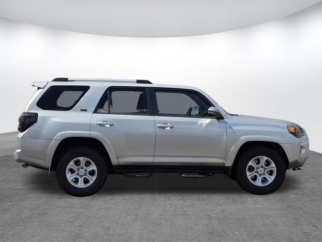 Used 2020 Toyota 4Runner SR5 Premium w/ Moonroof Package RWD image 2