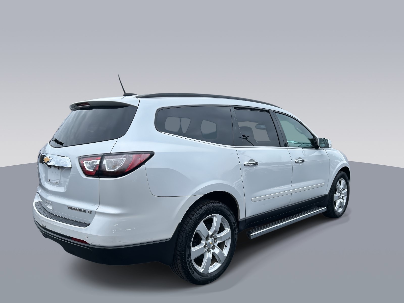 Used 2016 Chevrolet Traverse LT w/ Style and Technology Package AWD/4WD image 3