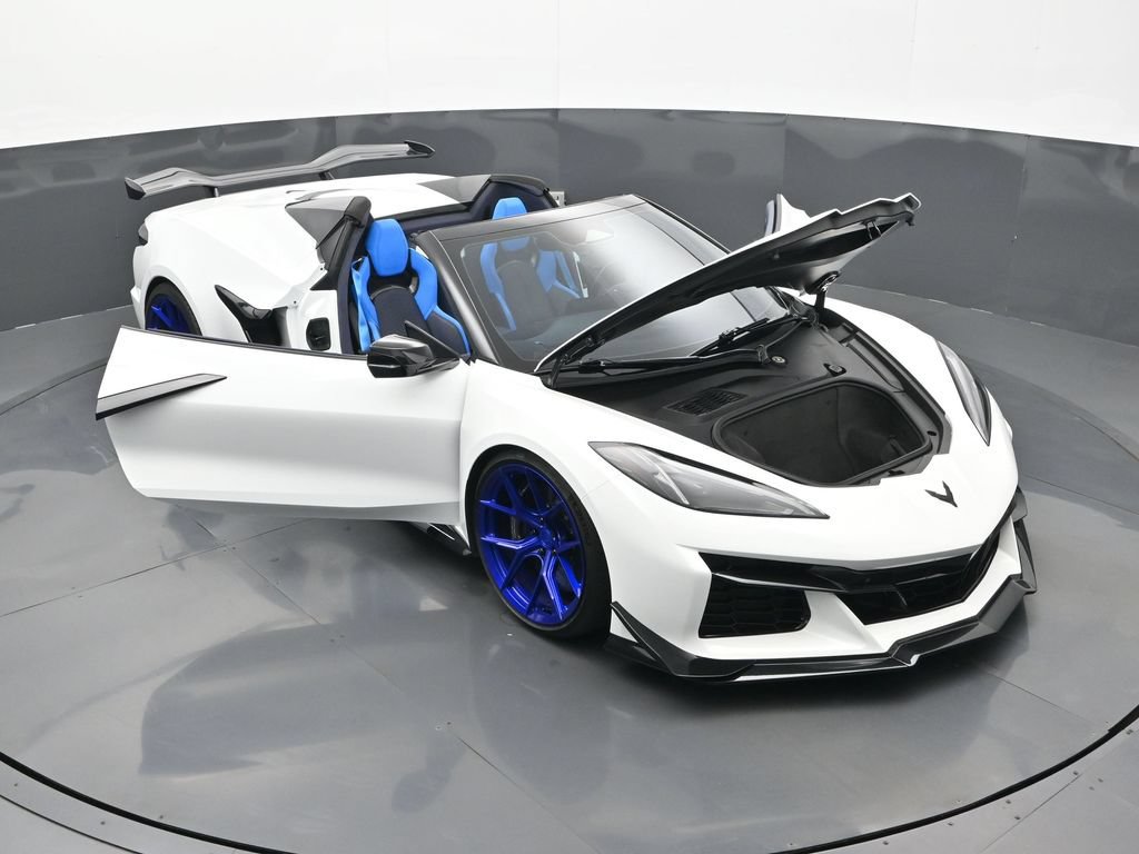Used 2024 Chevrolet Corvette Z06 RWD image 27