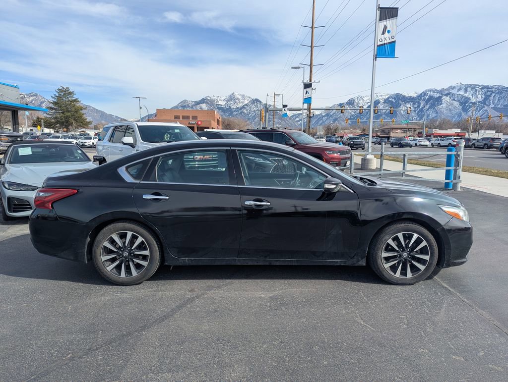 Used 2018 Nissan Altima 2.5 SL FWD image 2