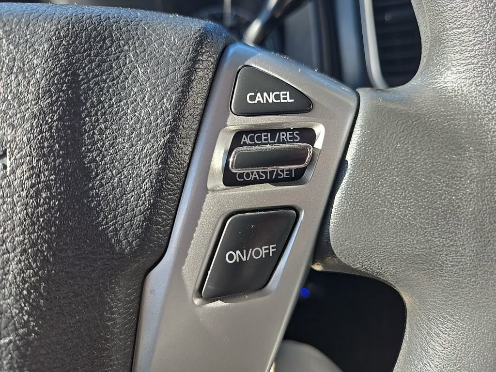 Used 2017 Nissan Titan S image 15