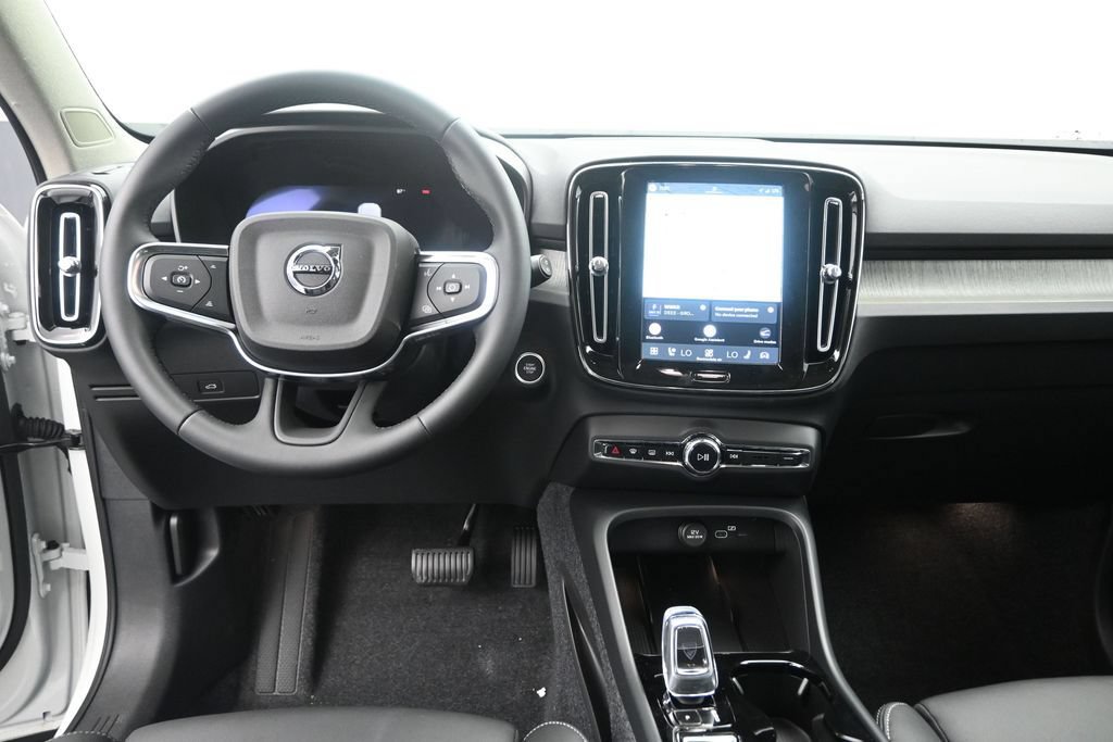 New 2026 Volvo XC40 B5 Plus w/ Climate Package AWD/4WD image 12